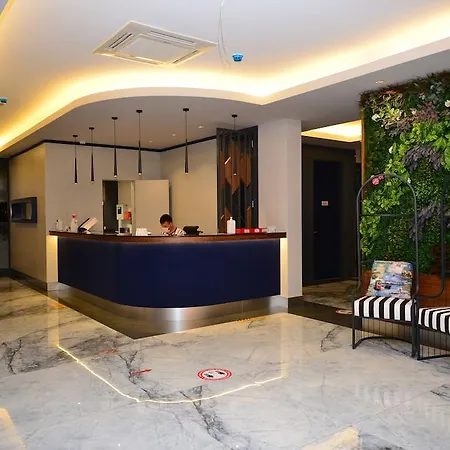 Hotell Oasis 3*